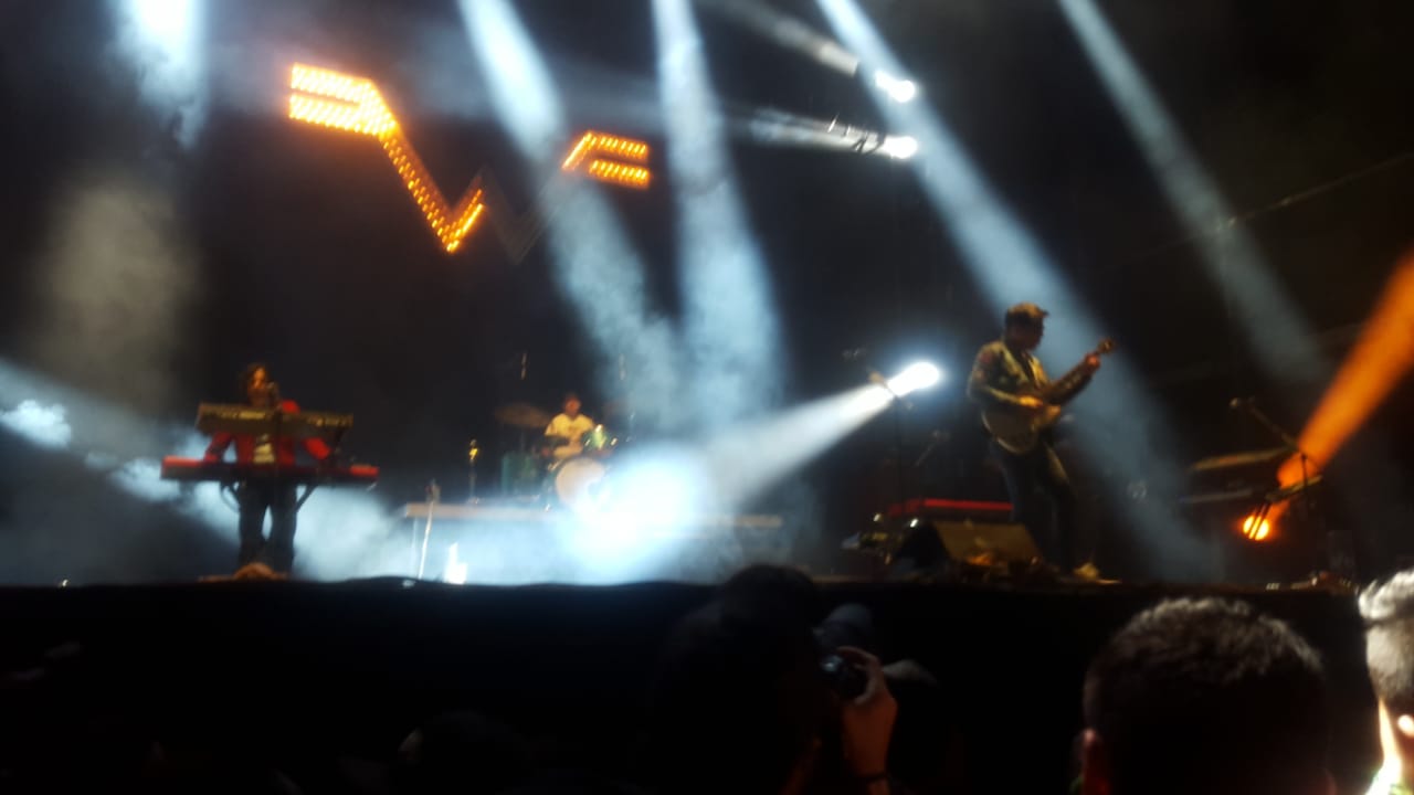 Phantogram y Weezer la rompen en el escenario Doritos
